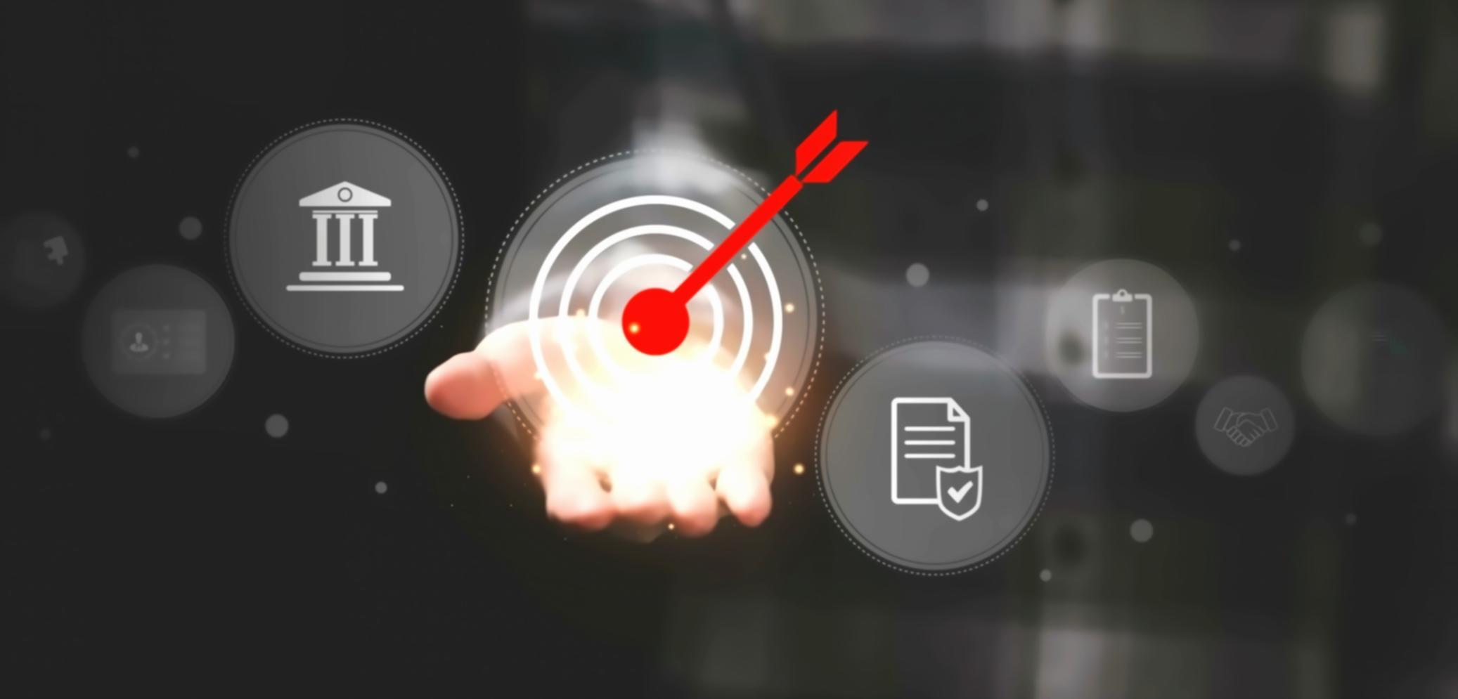 Workspace mit Laptop und Notizen zur Keyword-Recherche